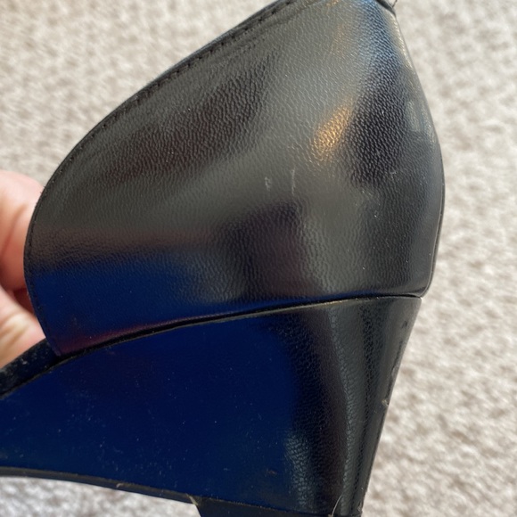 Size 7.5 Bandolino black wedges. - Picture 5 of 7